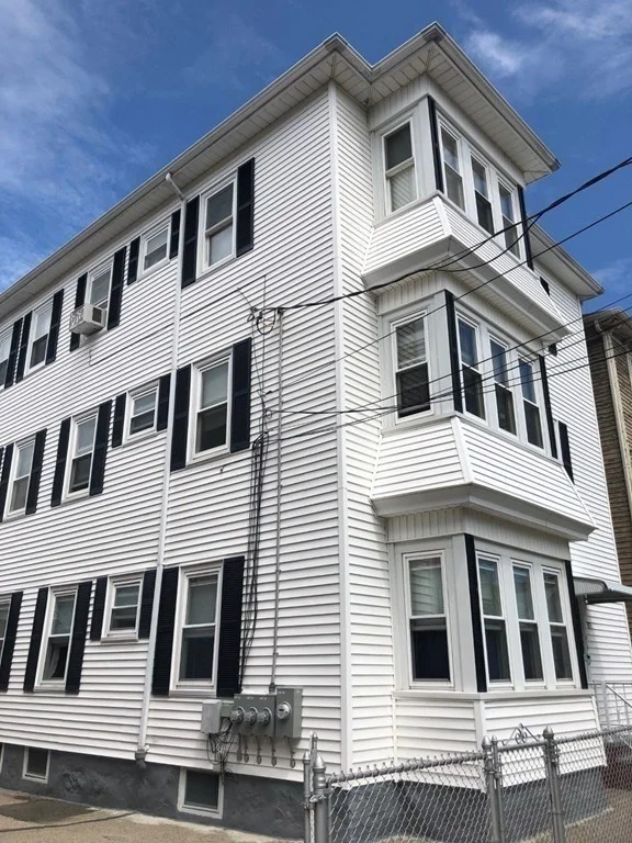 117 Thomas St, Fall River