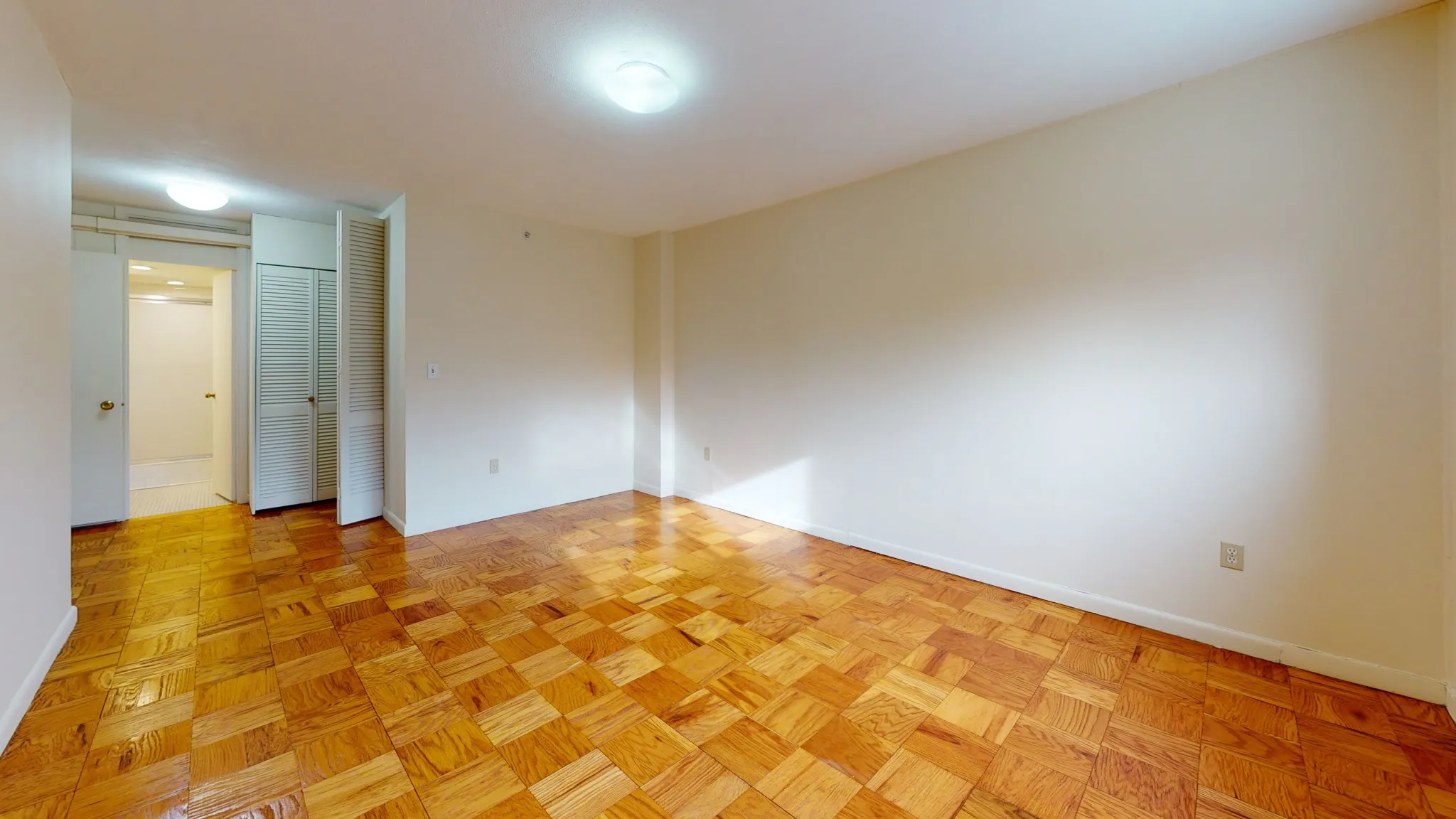 101 Monmouth St, Longwood