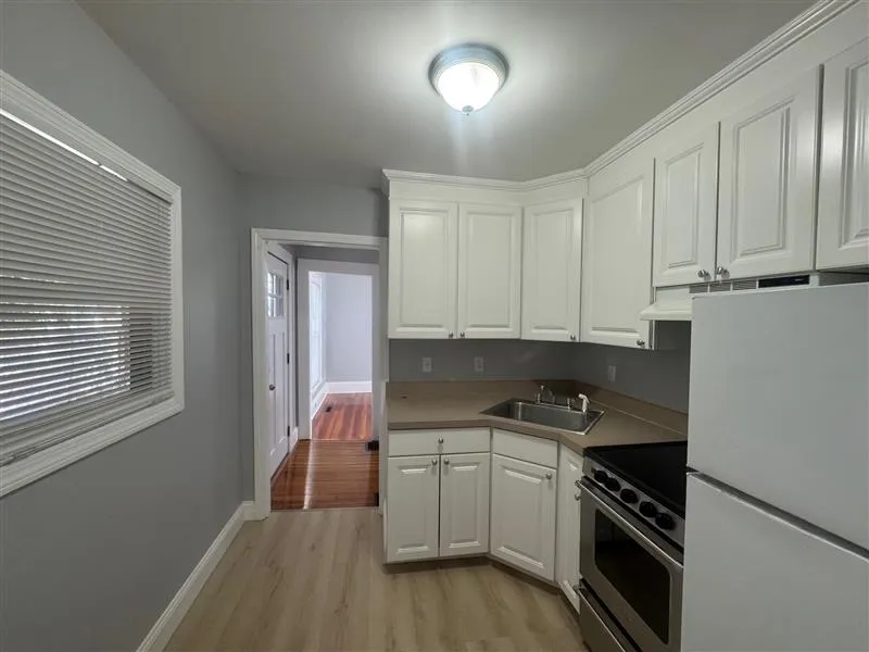 516 R Somerville Ave, Ward Two