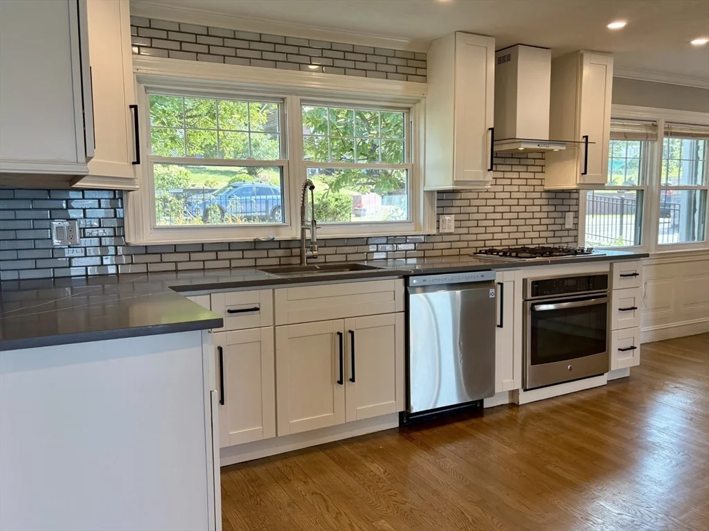 85 Regatta Rd, North Weymouth