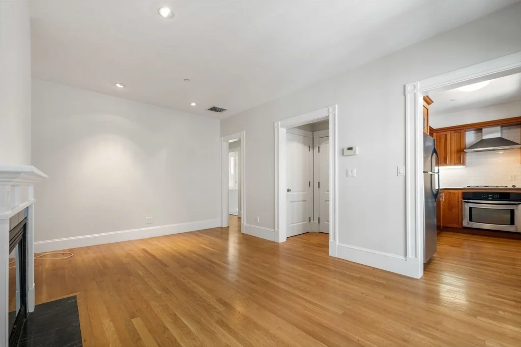 39 Clarendon St, South End