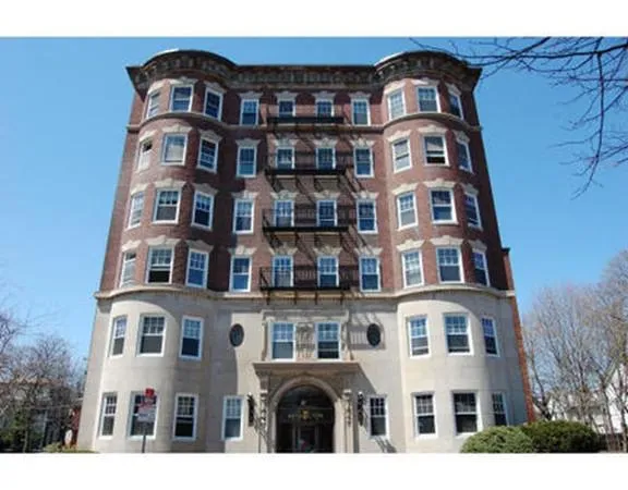 55 Magazine St, Cambridgeport