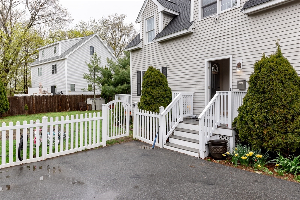 348 Osgood St, North Andover