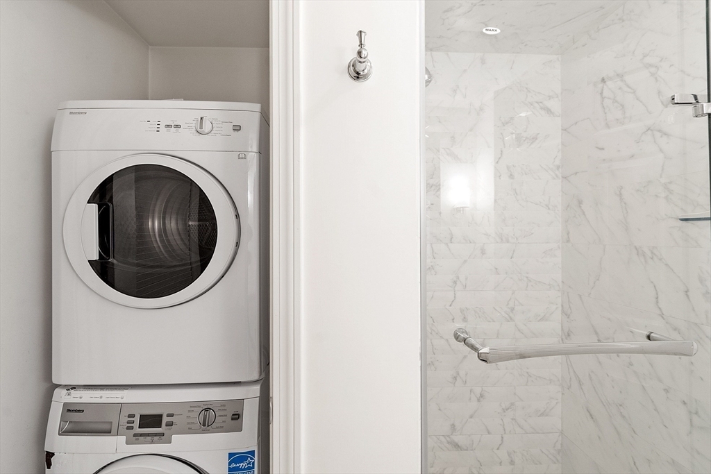 12 Morse Ct, Manchester