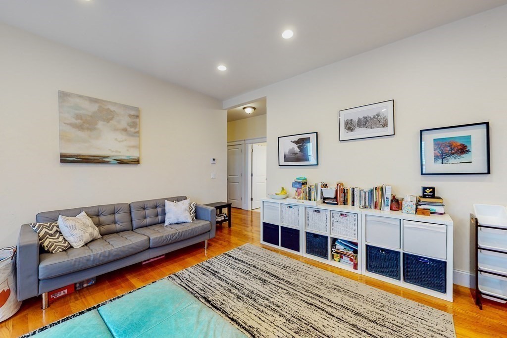 259 Willow Ave, Ball Square