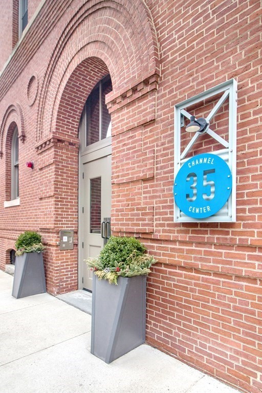 35 Channel Center St, Seaport District
