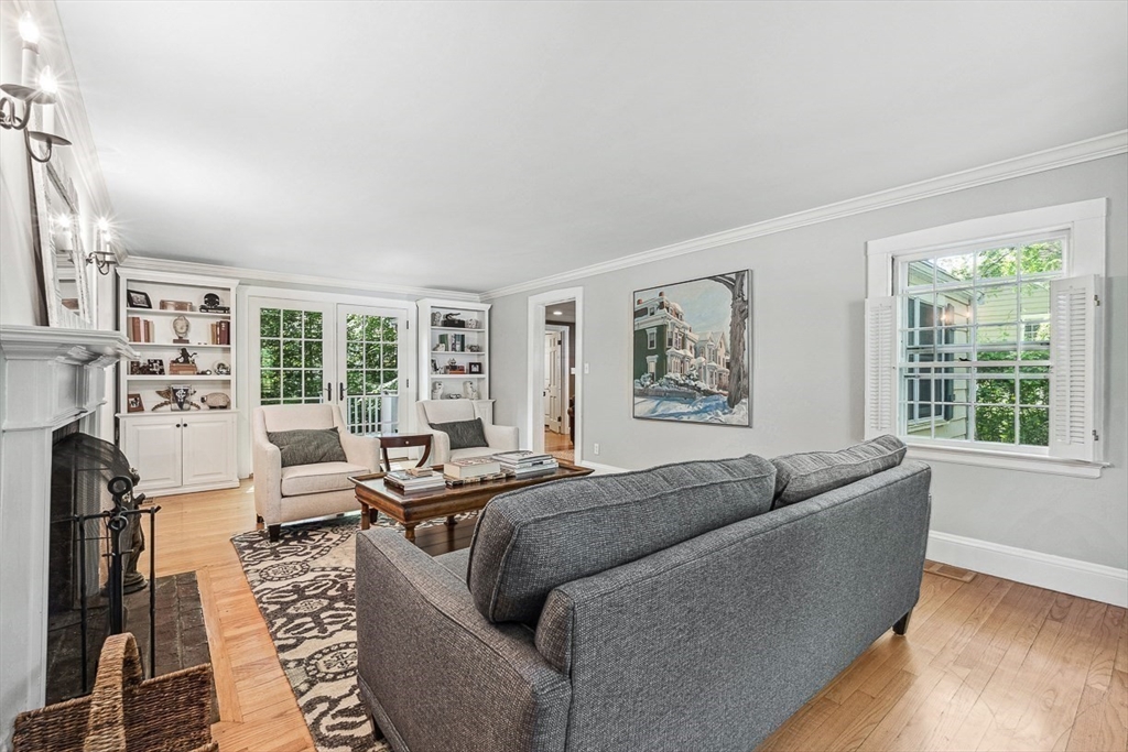 37 Tennyson Rd, Wellesley