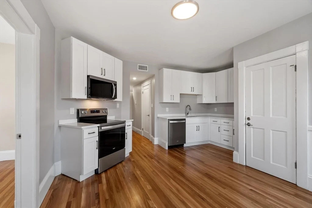 1590 Cambridge St, Mid-Cambridge