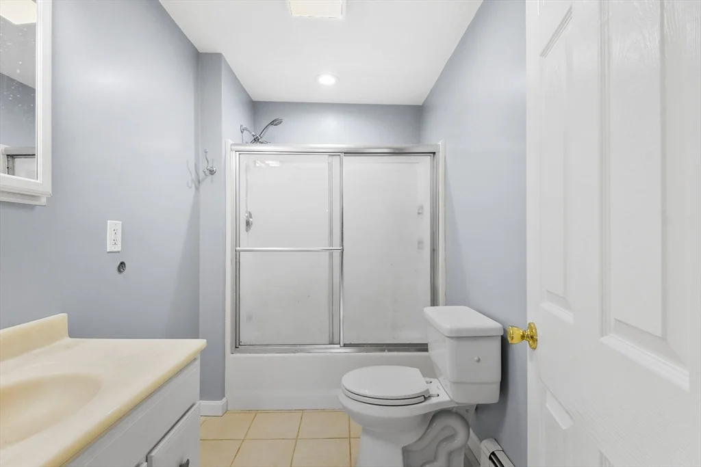 515 Winthrop St, Rehoboth