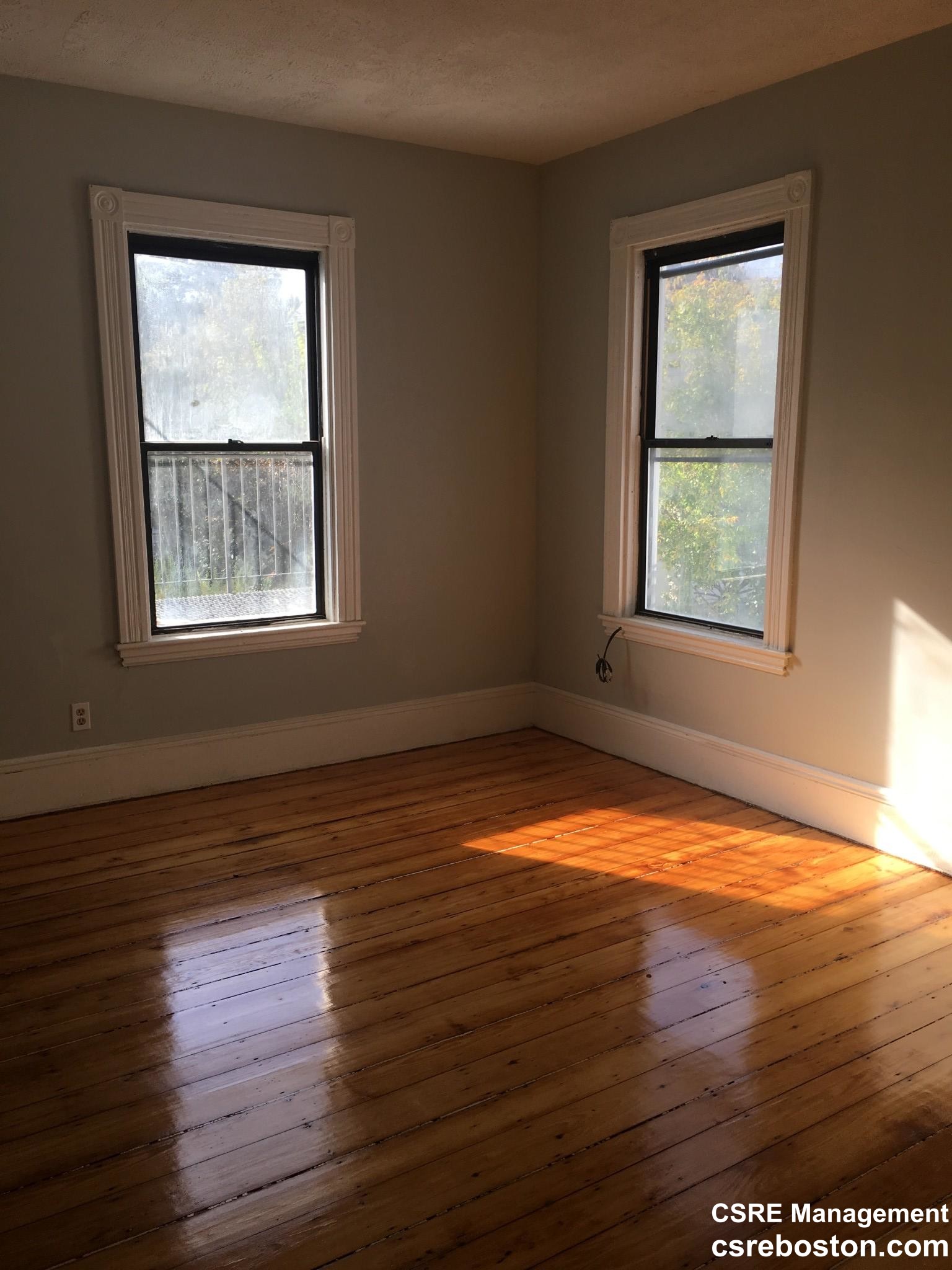 10 Saunders St, Allston