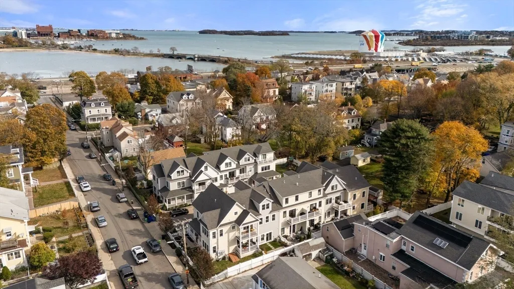 30 Park St, Fields Corner East