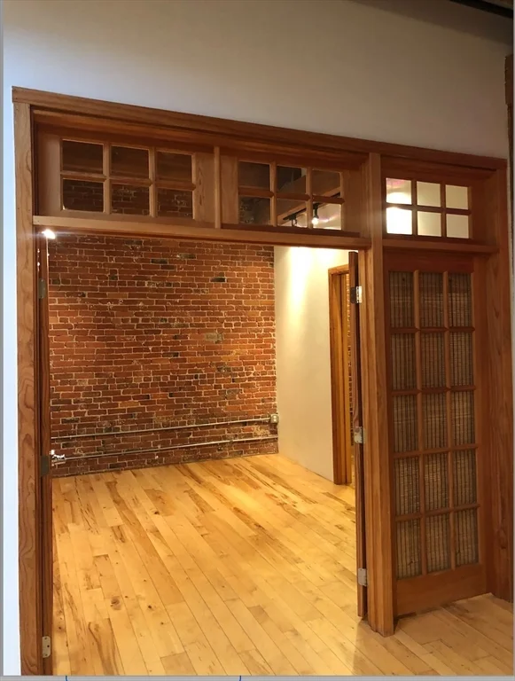 11-21 Wormwood, Seaport District