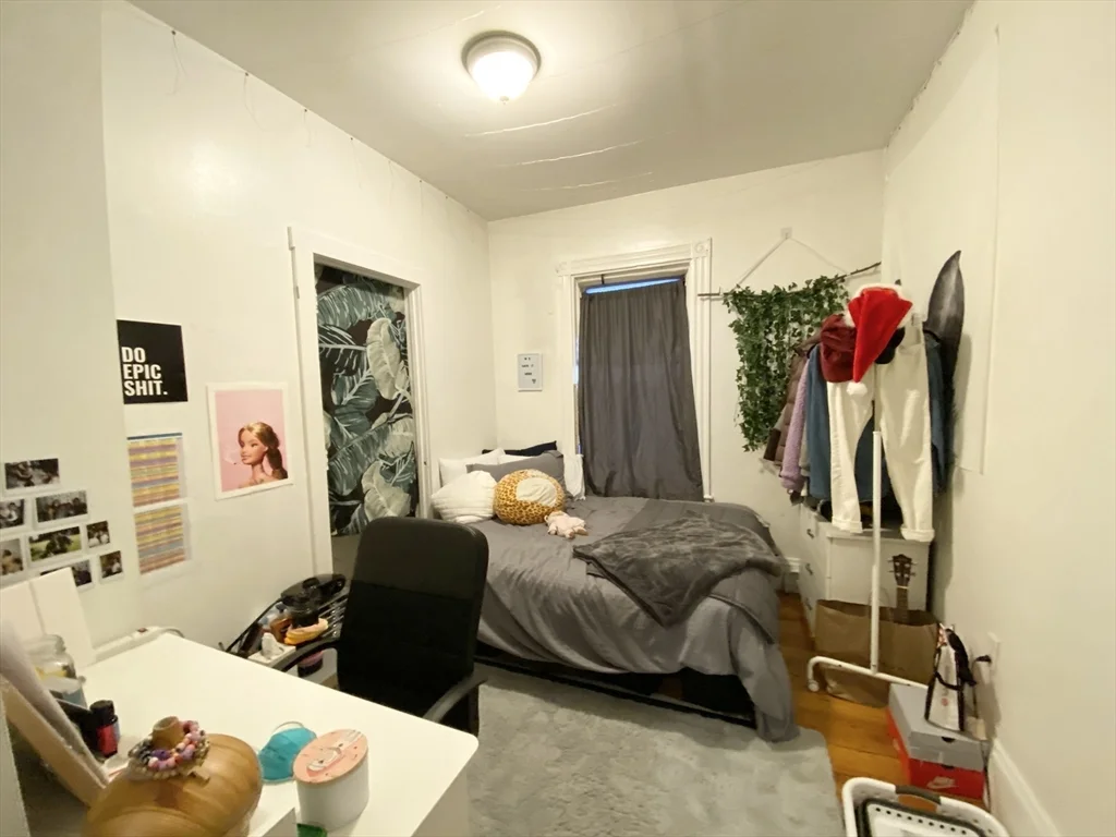 72 Calumet St, Mission Hill