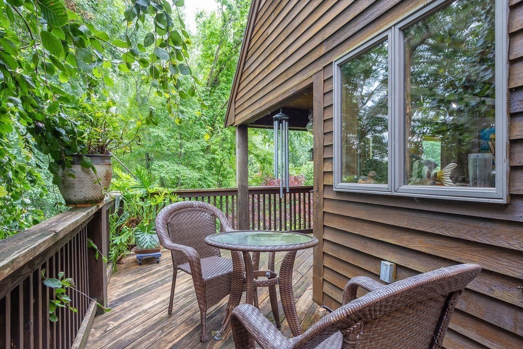 210 Washington St, Sherborn