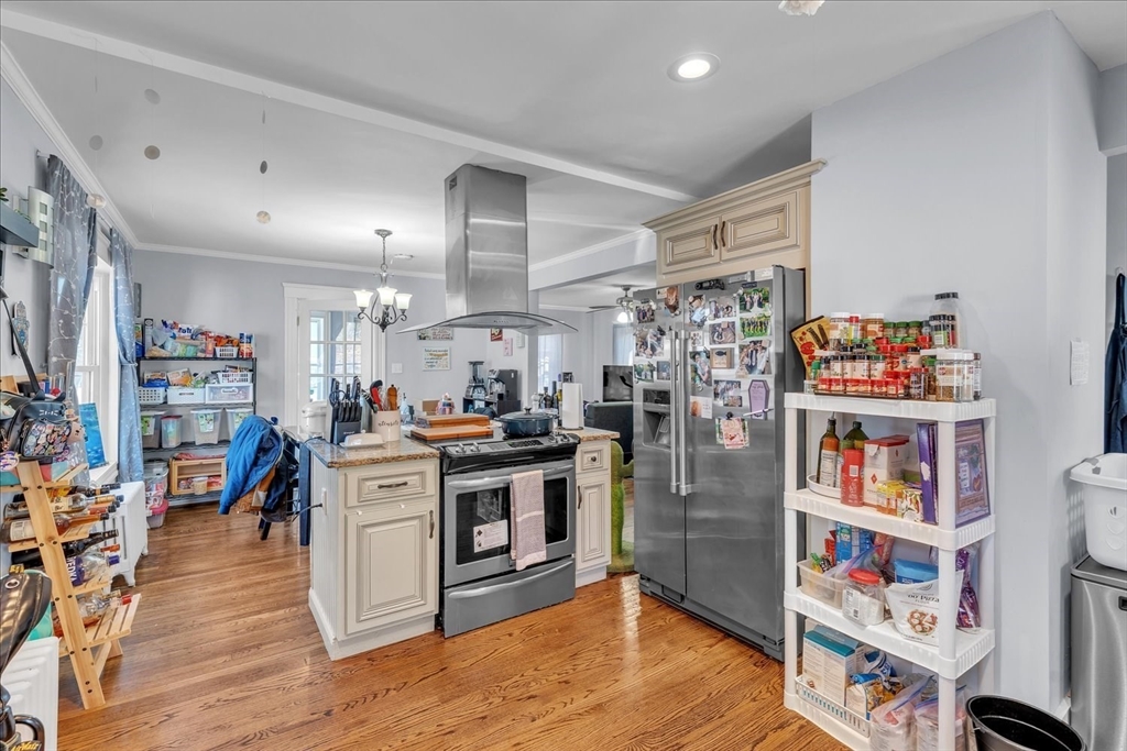 638 Main St, Walpole