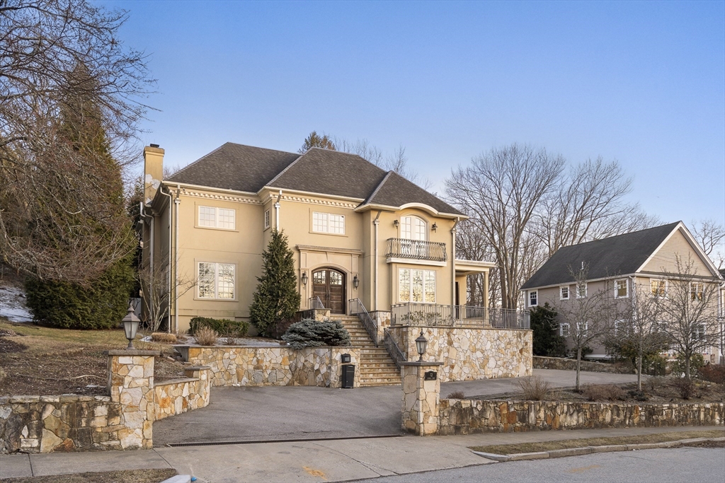 72 Drumlin Rd, Newton