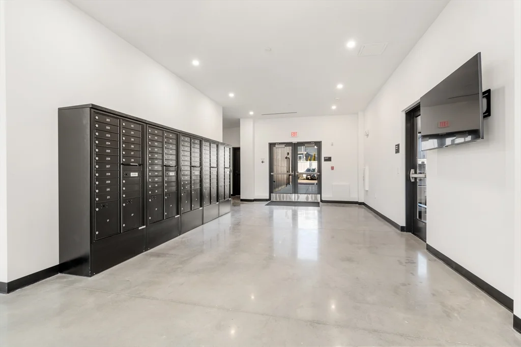 600 Broadway, Everett