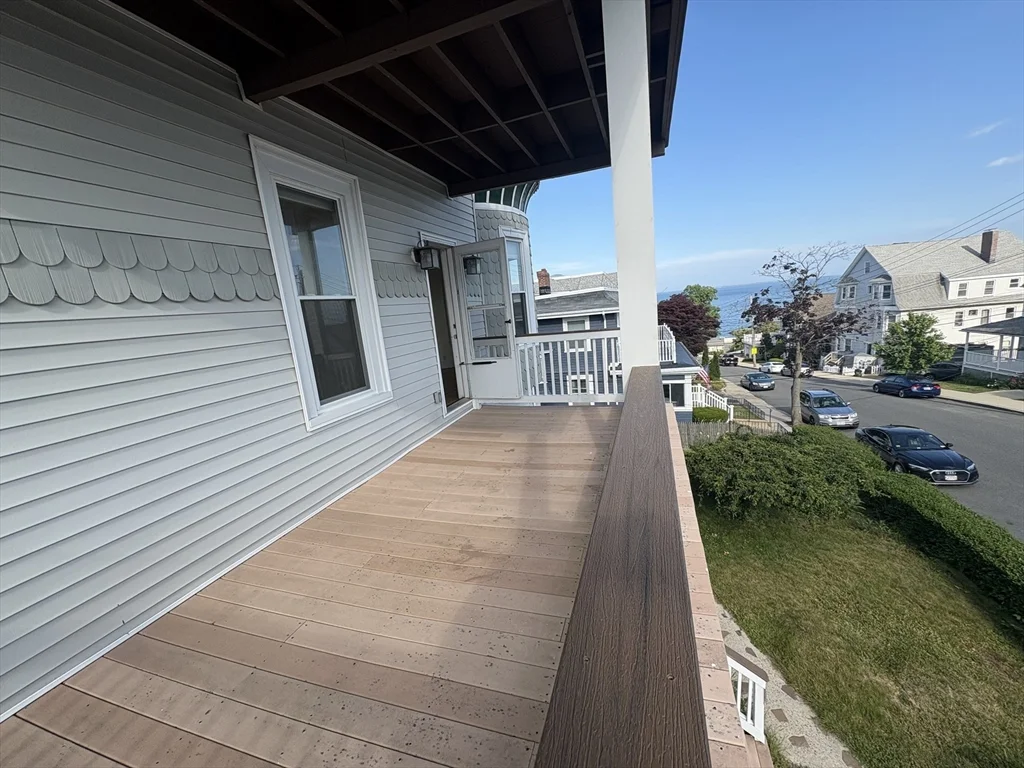 100 Summit Ave, Winthrop