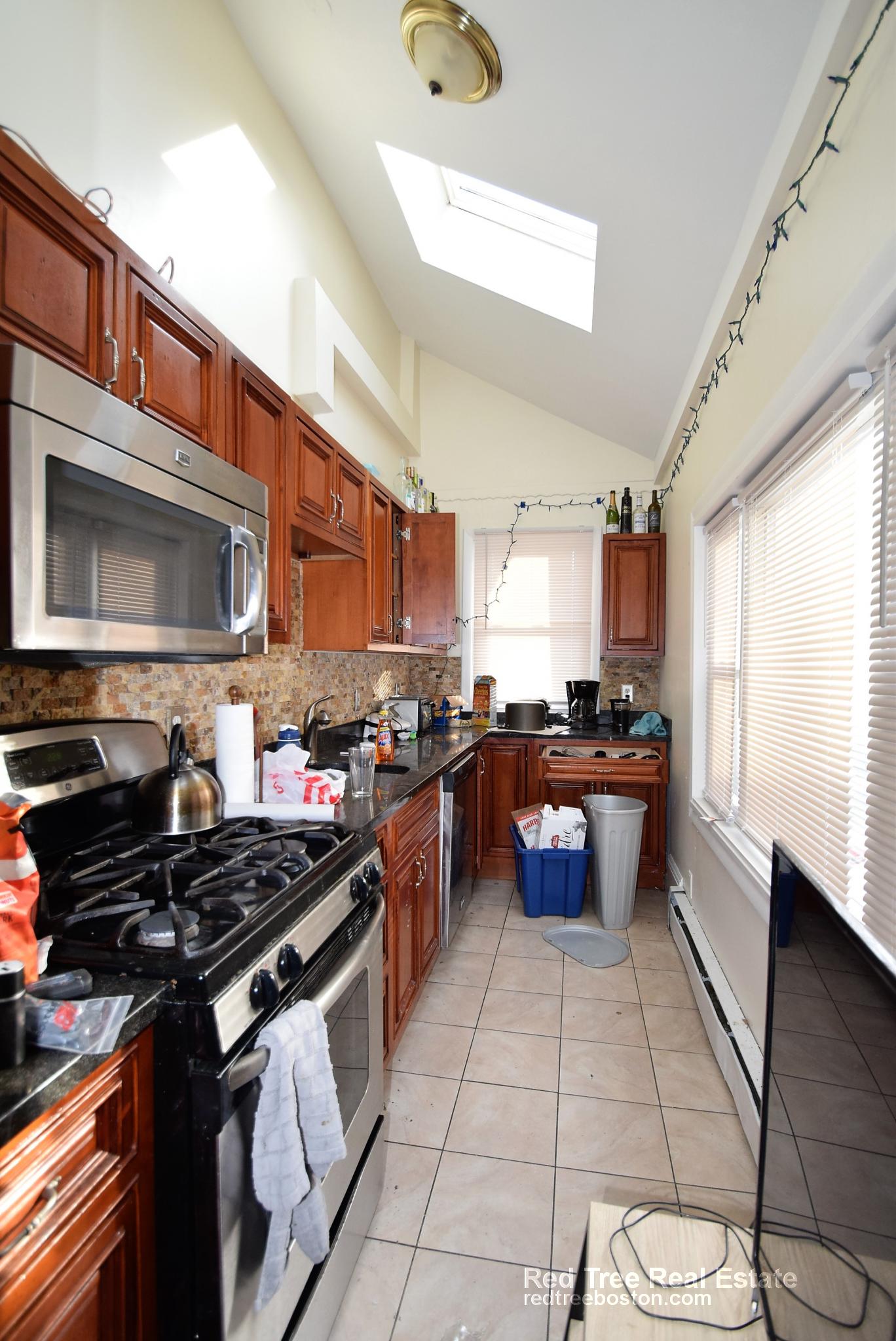 6 bed, 3 bath apartment for rent at 44 Pratt St, Allston — photo 2 of 26