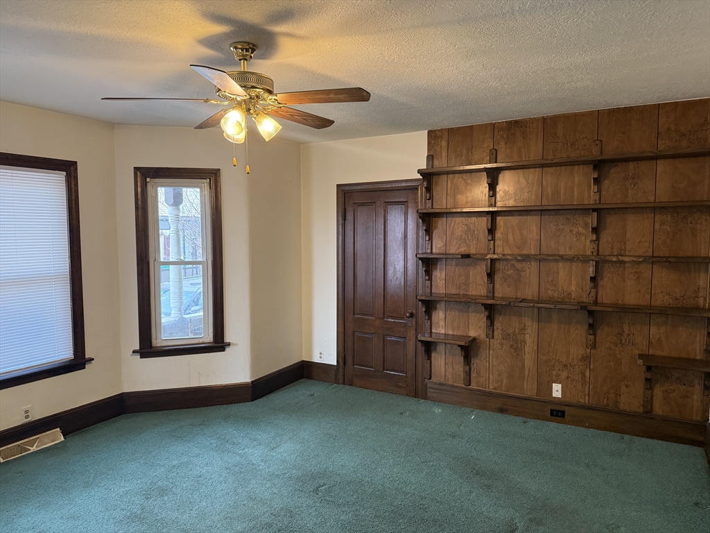 195 Millbury St, Worcester