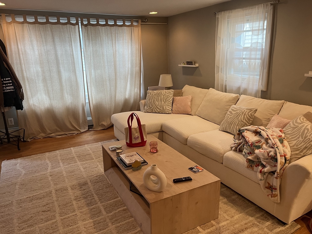 219 Bolton St, South Boston