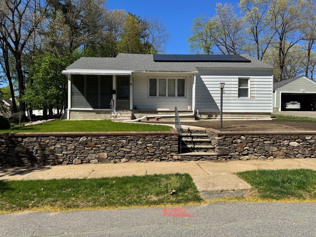 87 Starr St, Leominster