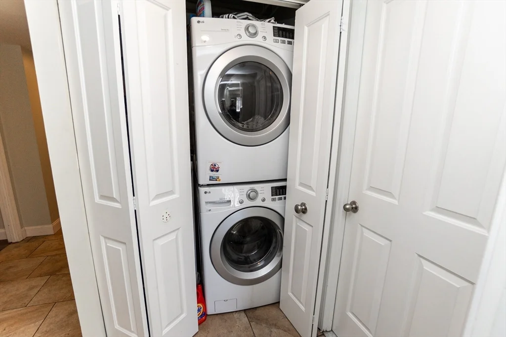 8-10 Museum Way, East Cambridge