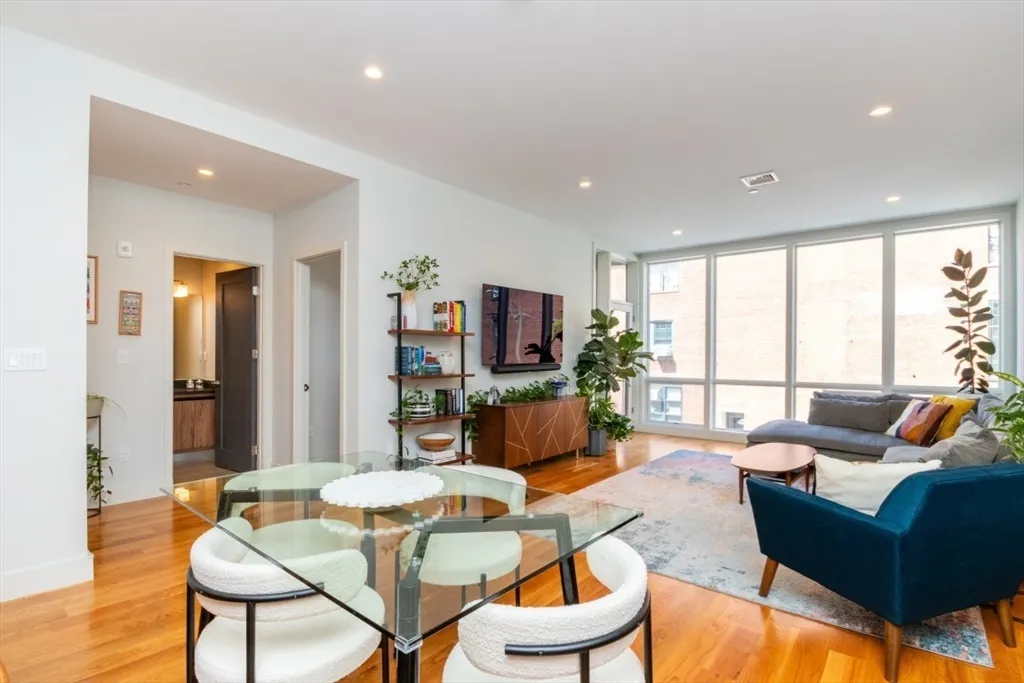 533 East 2nd St, South Boston