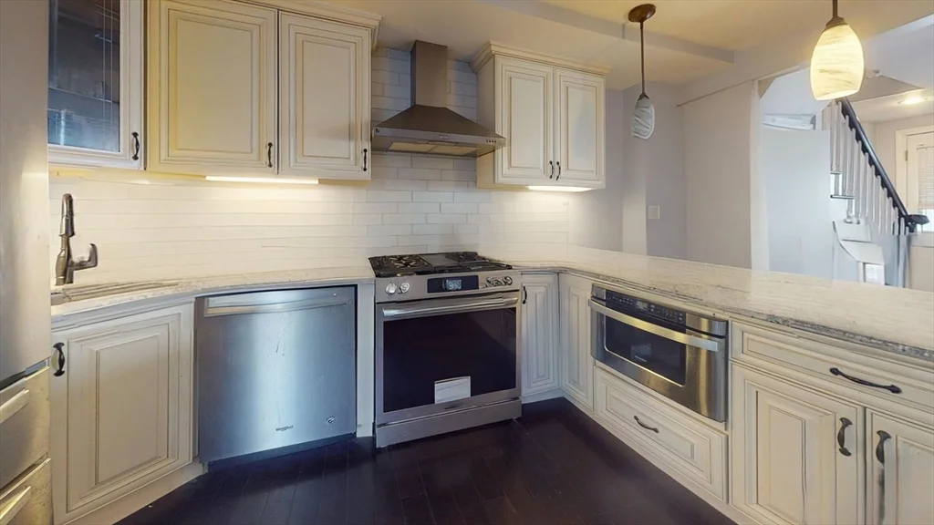 215 Bolton, South Boston