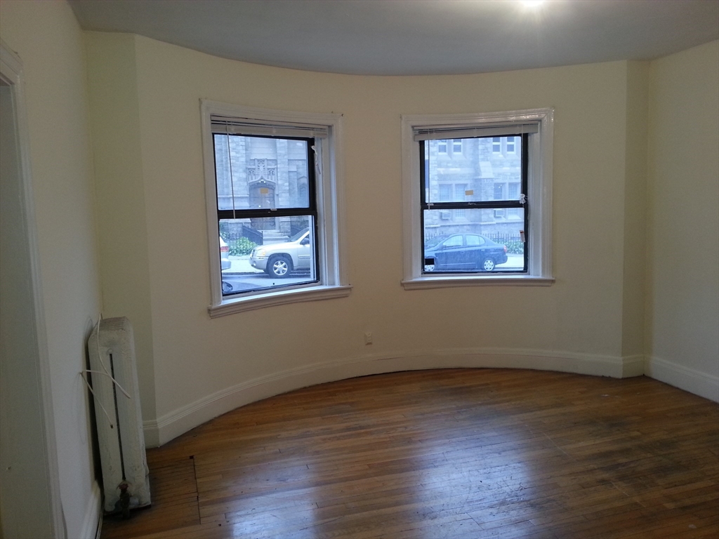 1091 Boylston St, Fenway