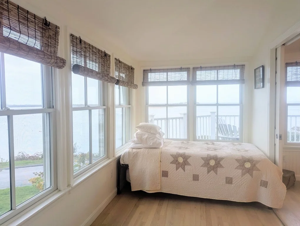 4 Cliff Rd, Little Neck