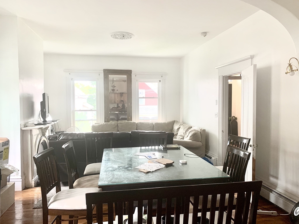 23 Monmouth St, Spring Hill