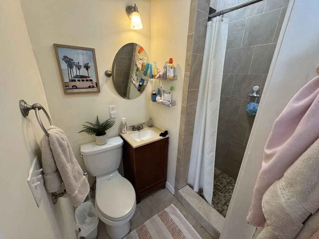 5 Oak Square Ave, Brighton