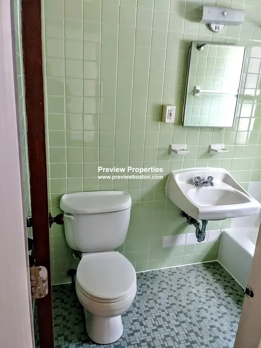 54 South Huntington Ave, Jamaica Plain