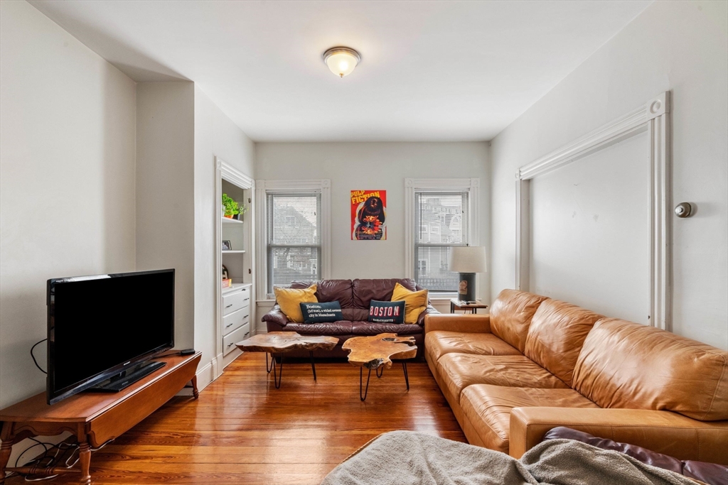 54 Hubbard, Neighborhood Nine