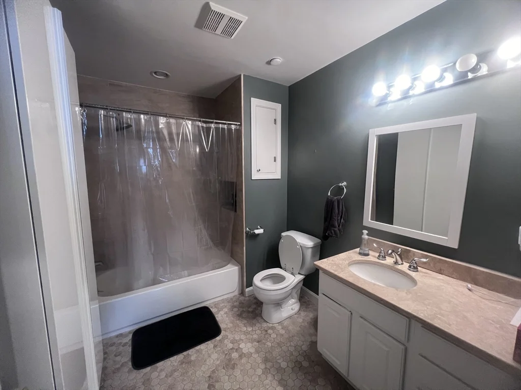 6 Arcadia St, Jamaica Plain