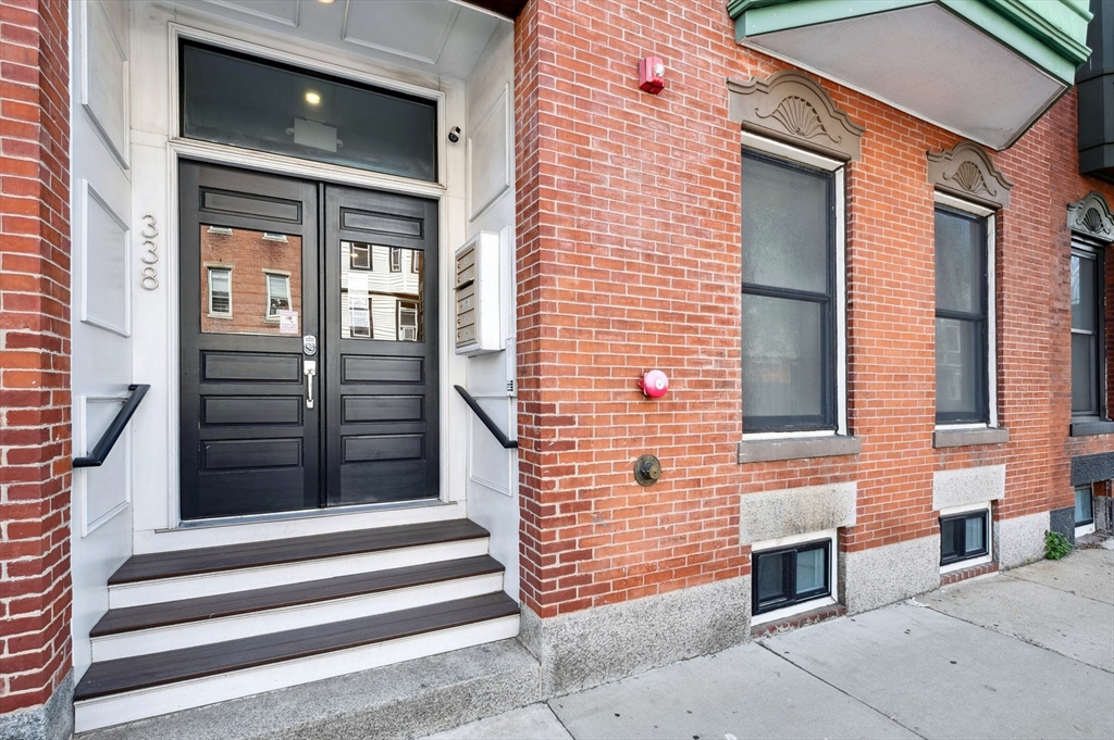 338 Meridian St, East Boston