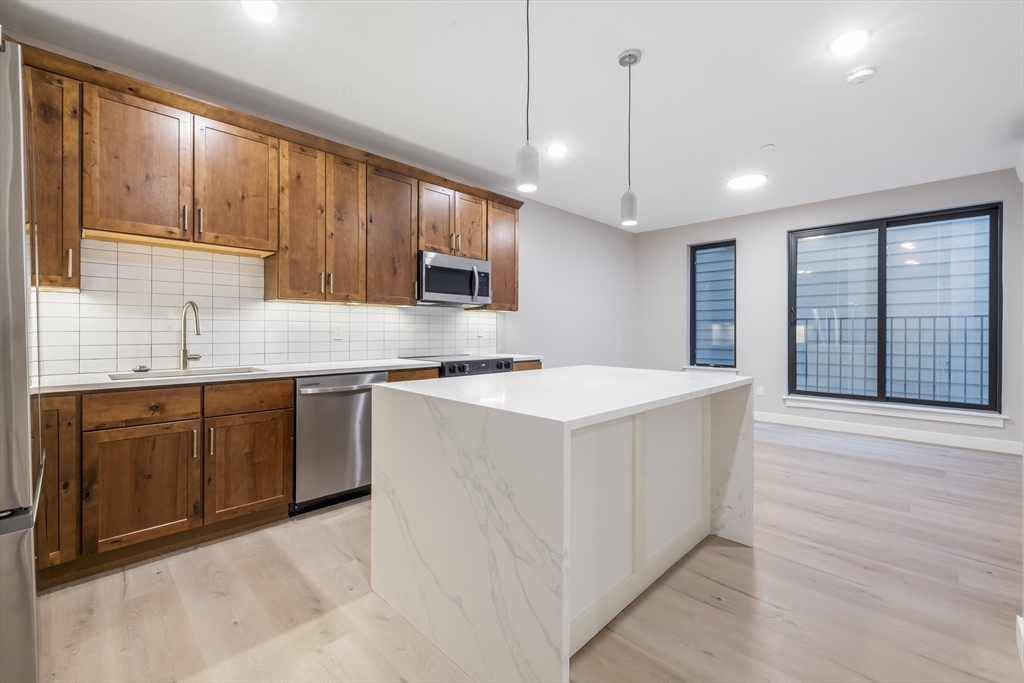 400 W Broadway, South Boston