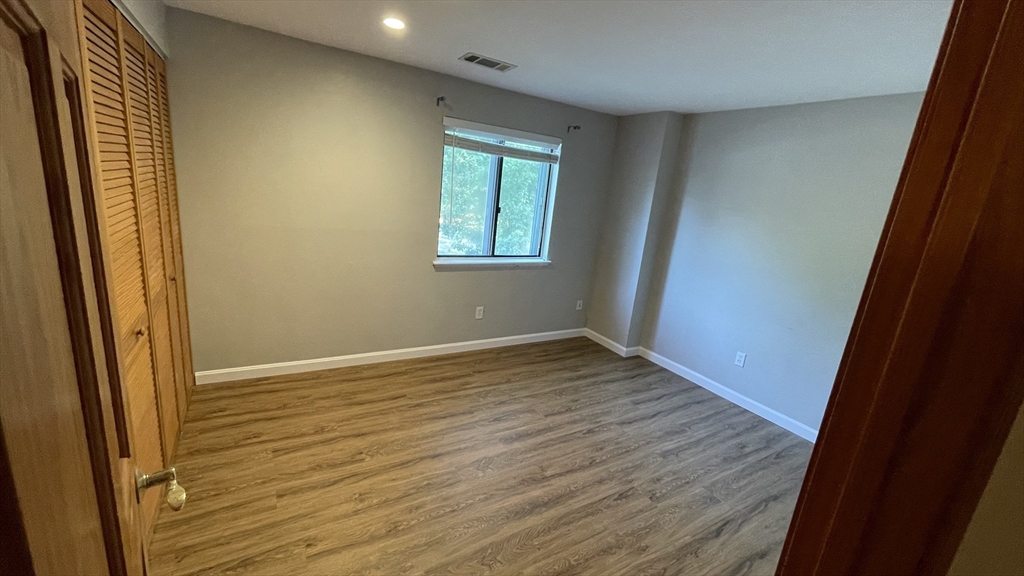 46 Village Hill Ln, Natick