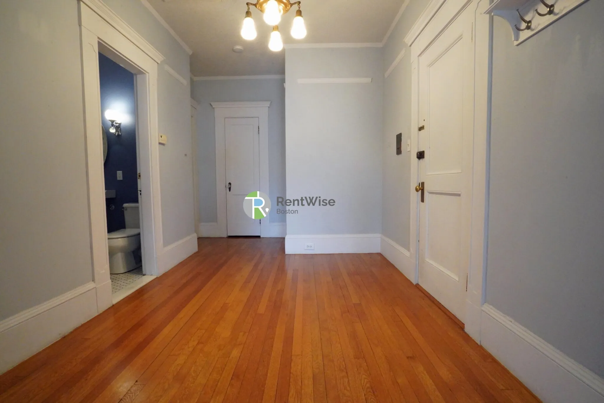 94 Naples Rd, North Brookline