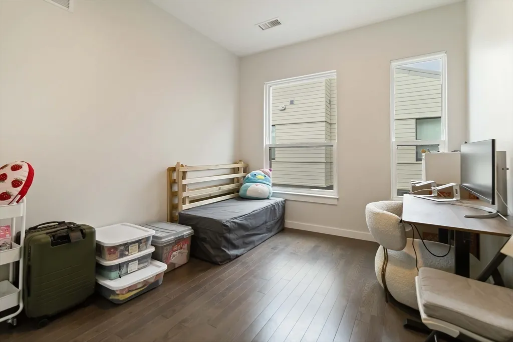 90 Antwerp St, Allston