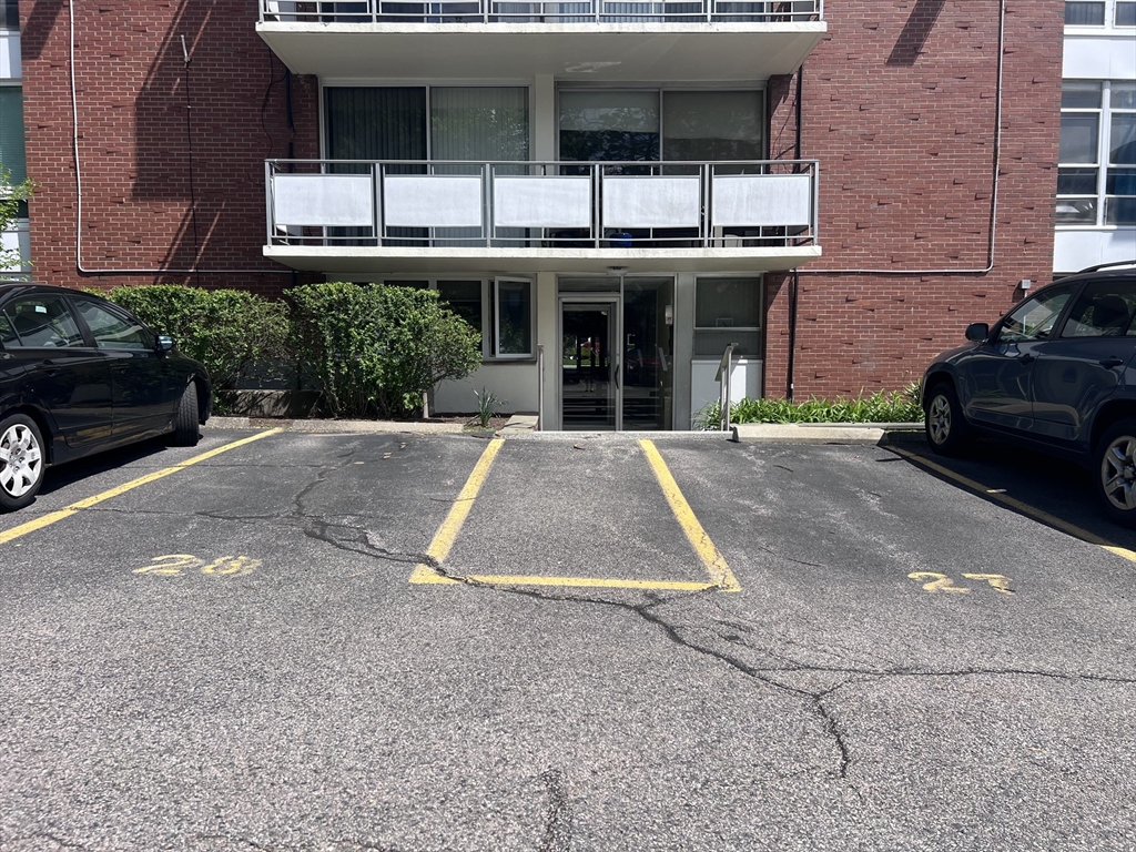 50 Park St, Brookline