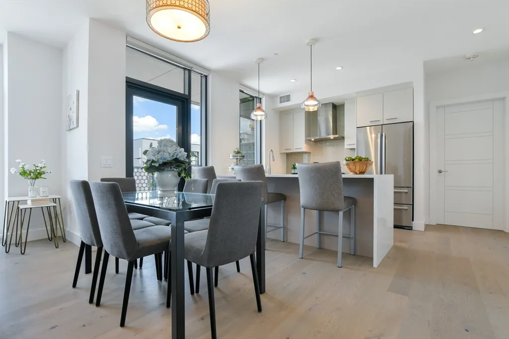 40 Traveler St, South End