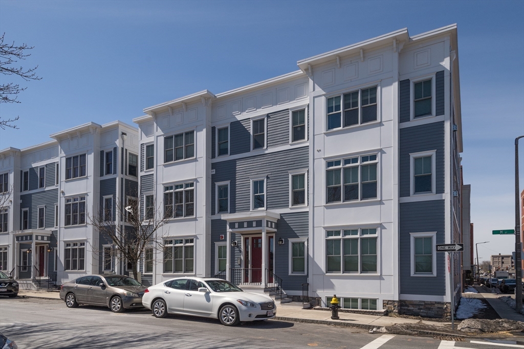 3 M St, South Boston