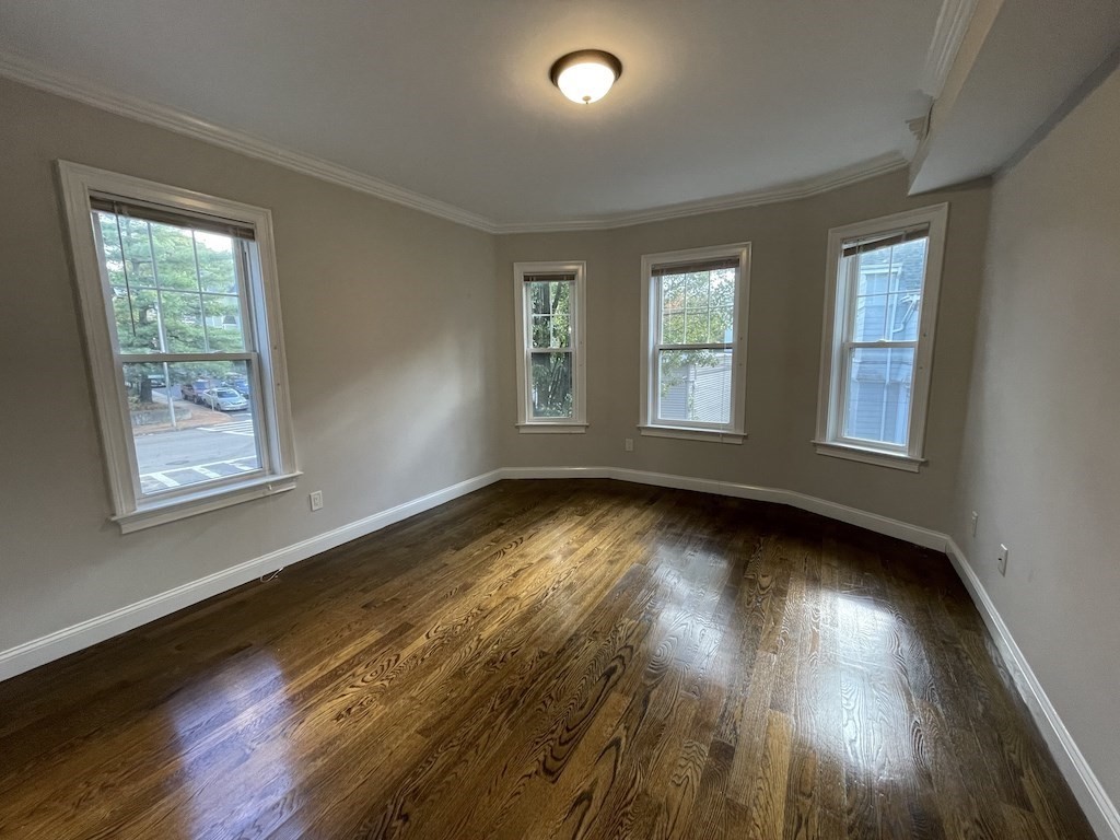 9 Cornwall St, Jamaica Plain