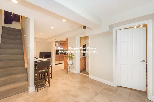 34 Edgerly Rd, Fenway