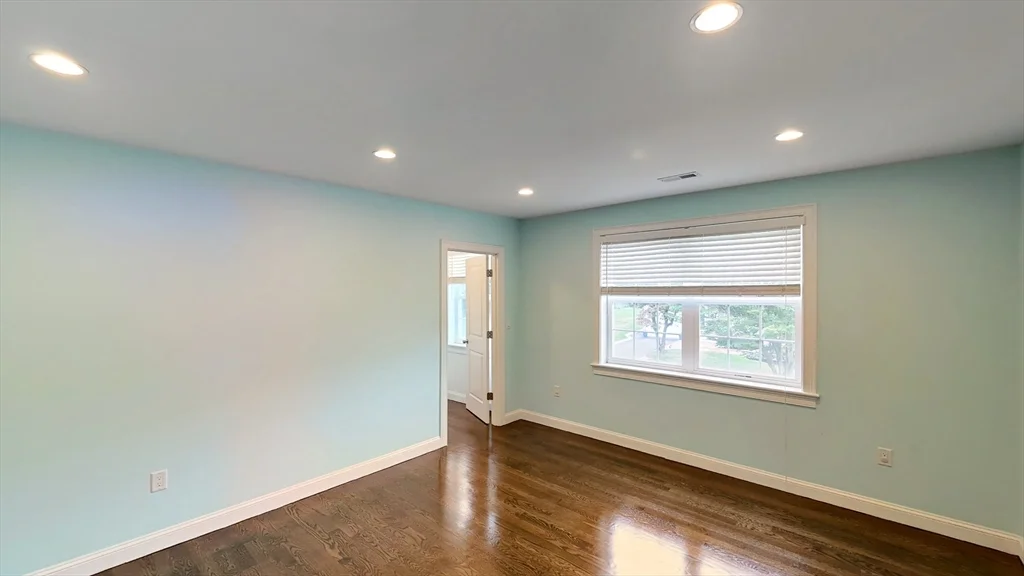 78 Nahanton Ave, Blue Hills