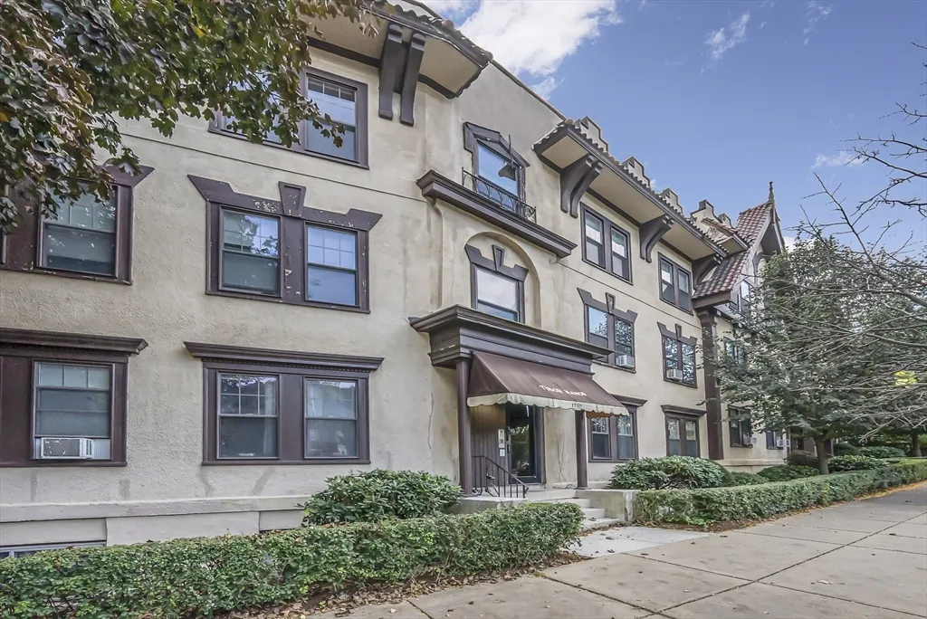 1730 Commonwealth Ave, Brighton