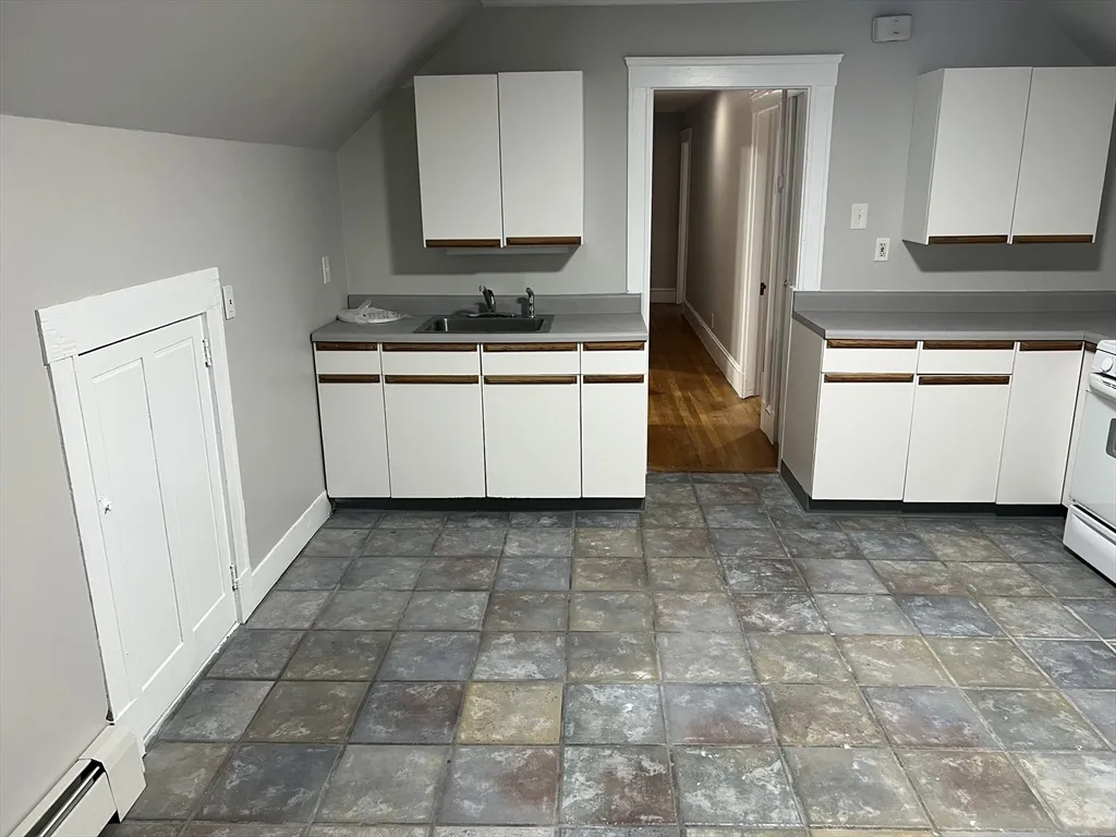 21 Carney St, Medford