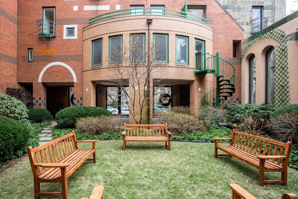 492 Beacon St, Back Bay